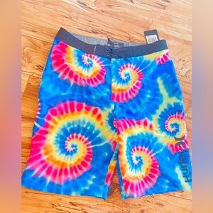 Hurley Board Shorts 20/30 tie dye size big boys 20 NWT colorful vibrant